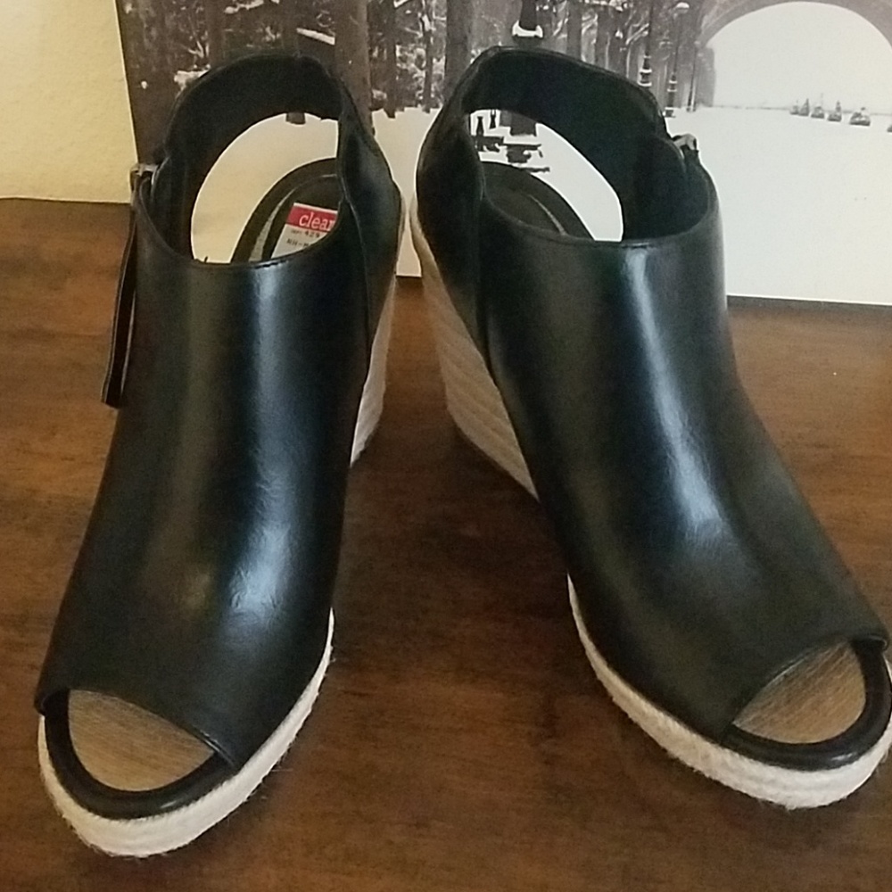 NWT Ruff Hewn Wedge